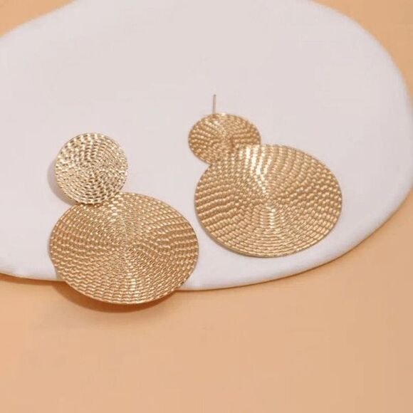 GOLD TEXTURED ROUND GEOMETRIC DANGLE EARRINGS - Picture 4 of 5